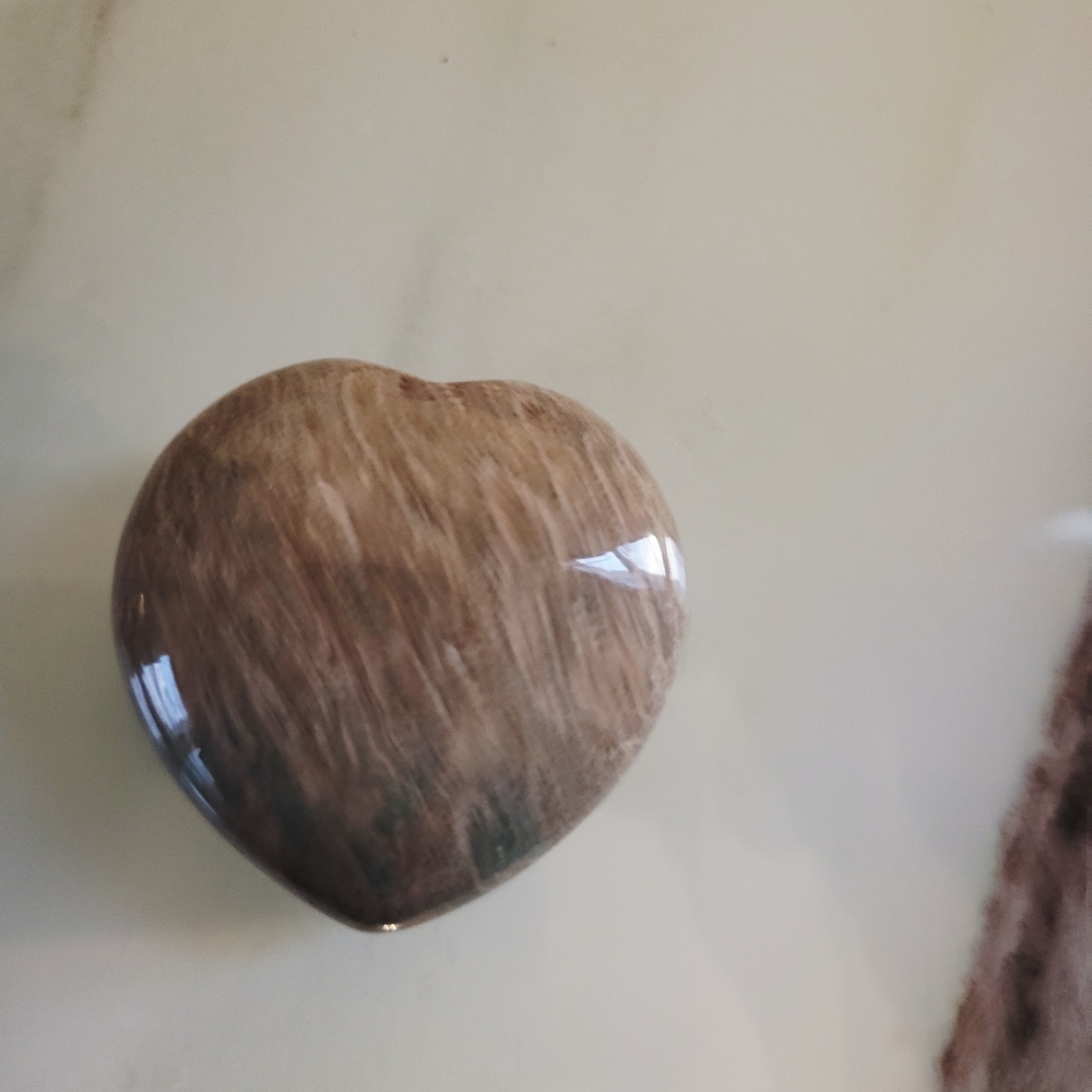 Heart-Shaped Brown Crystal Decor
